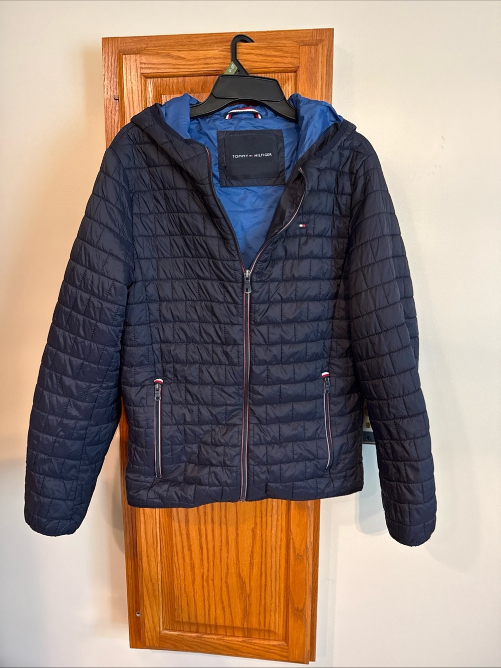 Tommy Hilfiger Men’s Small Hooded Navy Blue Quilted Lightweight Puffer Jacket
